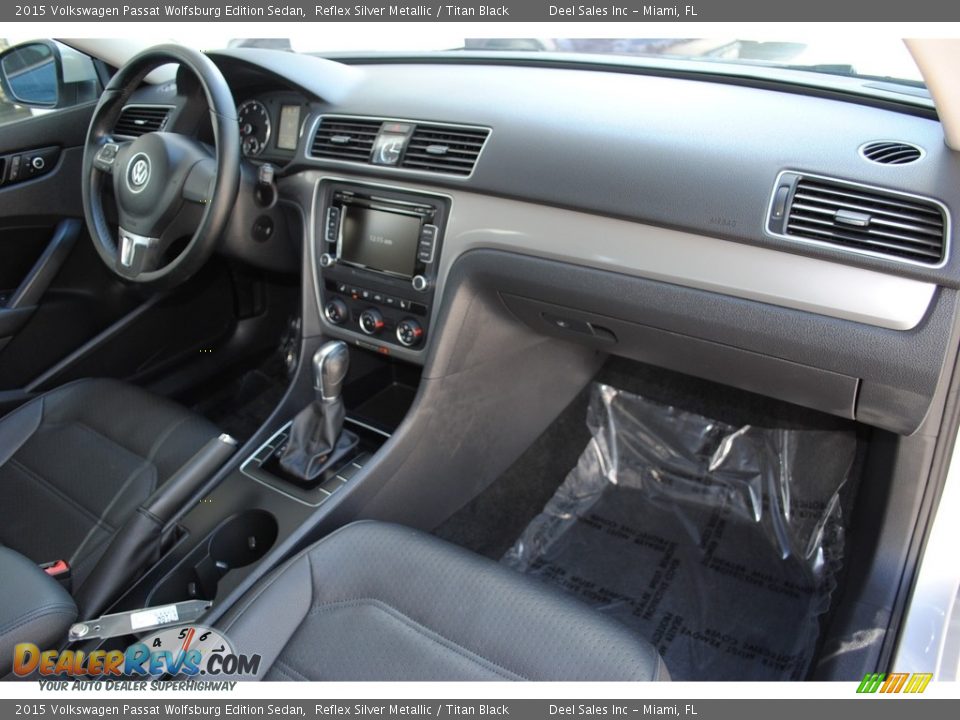 2015 Volkswagen Passat Wolfsburg Edition Sedan Reflex Silver Metallic / Titan Black Photo #18