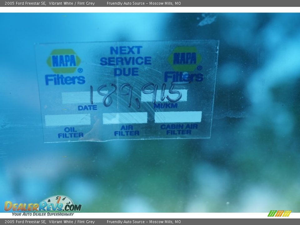 2005 Ford Freestar SE Vibrant White / Flint Grey Photo #11