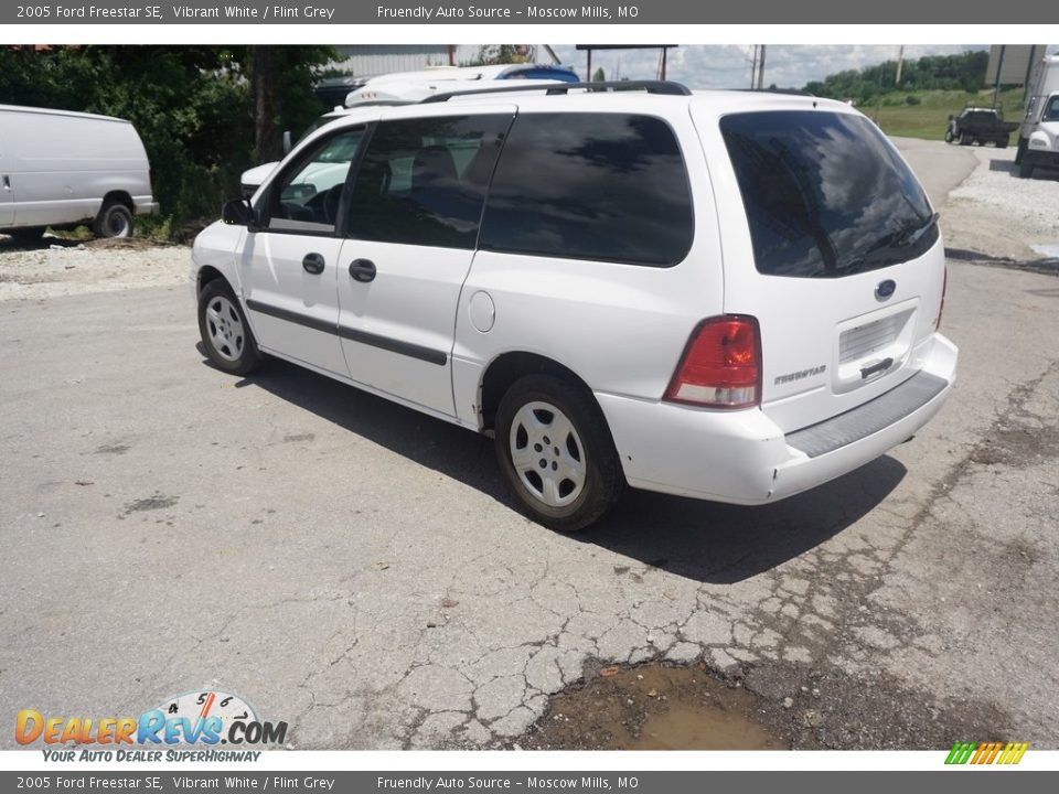 2005 Ford Freestar SE Vibrant White / Flint Grey Photo #20