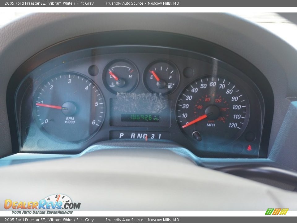 2005 Ford Freestar SE Vibrant White / Flint Grey Photo #28