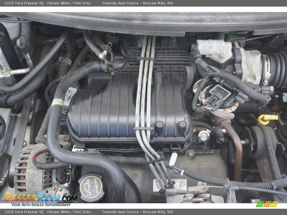 2005 Ford Freestar SE Vibrant White / Flint Grey Photo #29
