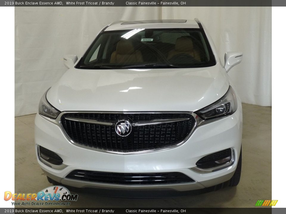 2019 Buick Enclave Essence AWD White Frost Tricoat / Brandy Photo #4