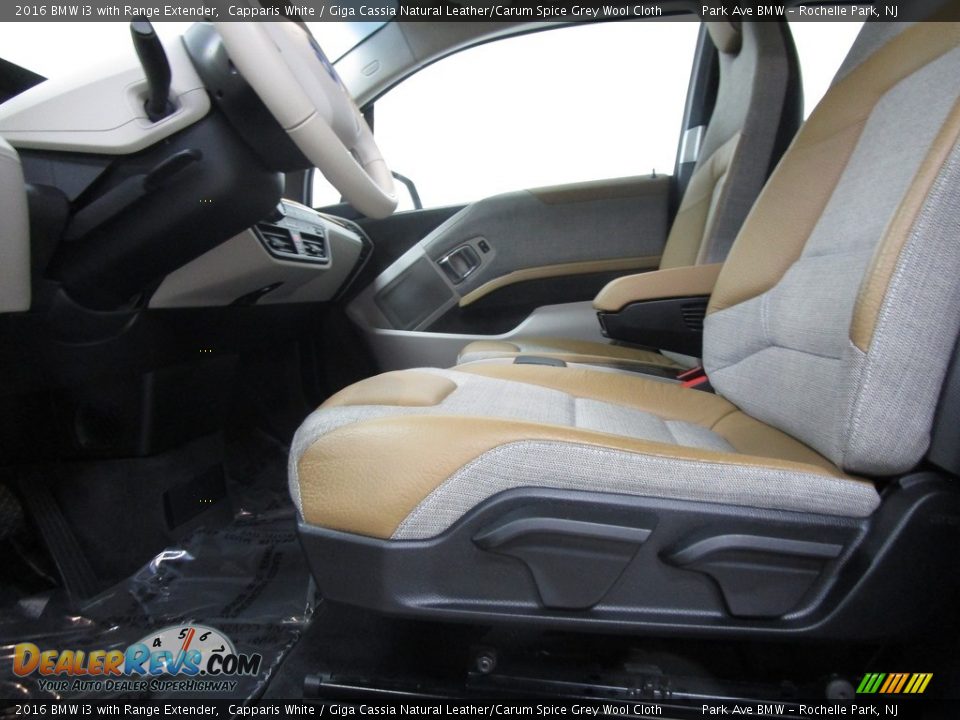 2016 BMW i3 with Range Extender Capparis White / Giga Cassia Natural Leather/Carum Spice Grey Wool Cloth Photo #11