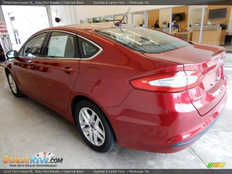 2016 Ford Fusion SE Ruby Red Metallic / Charcoal Black Photo #4