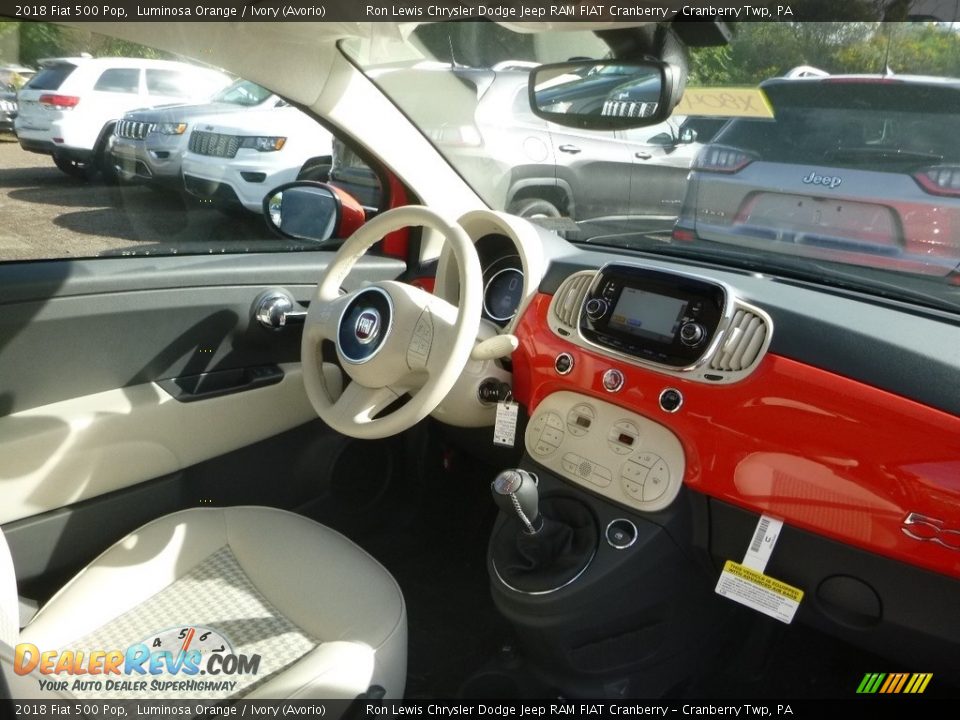 2018 Fiat 500 Pop Luminosa Orange / Ivory (Avorio) Photo #11