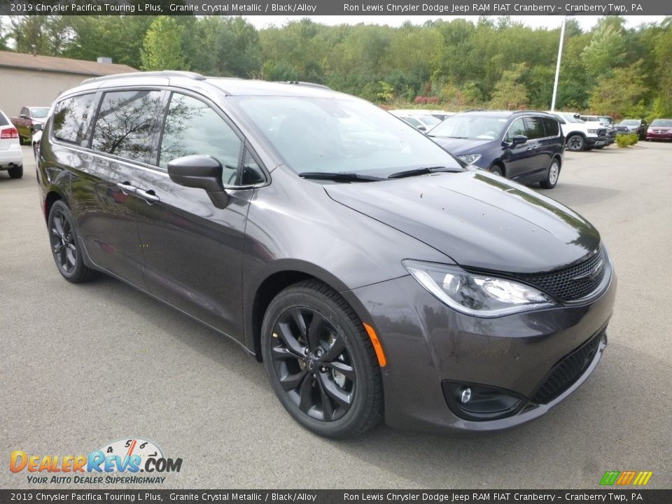 Front 3/4 View of 2019 Chrysler Pacifica Touring L Plus Photo #7