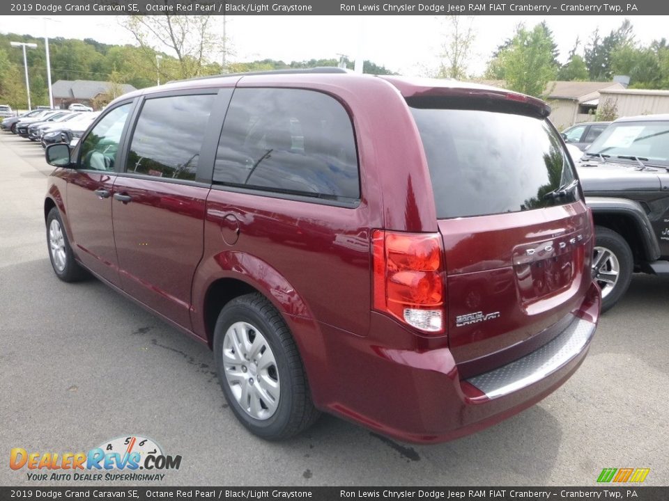 2019 Dodge Grand Caravan SE Octane Red Pearl / Black/Light Graystone Photo #3