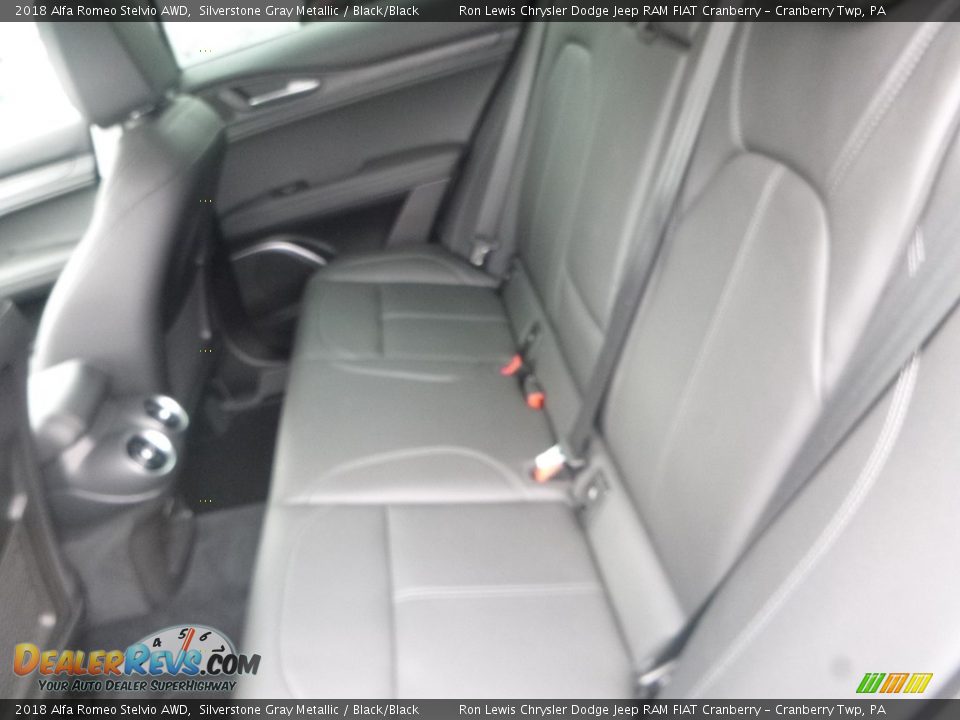2018 Alfa Romeo Stelvio AWD Silverstone Gray Metallic / Black/Black Photo #16