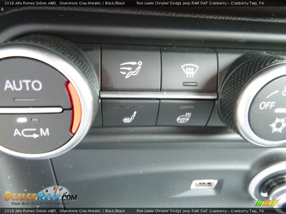 2018 Alfa Romeo Stelvio AWD Silverstone Gray Metallic / Black/Black Photo #25