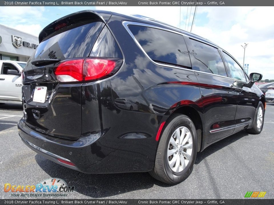 2018 Chrysler Pacifica Touring L Brilliant Black Crystal Pearl / Black/Alloy Photo #12