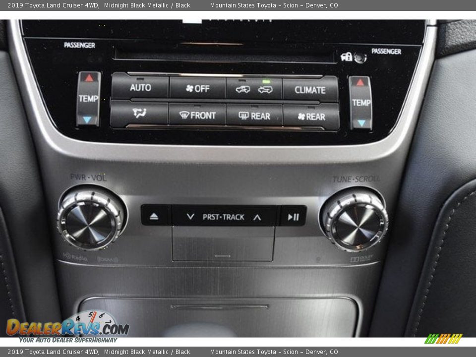 Controls of 2019 Toyota Land Cruiser 4WD Photo #35