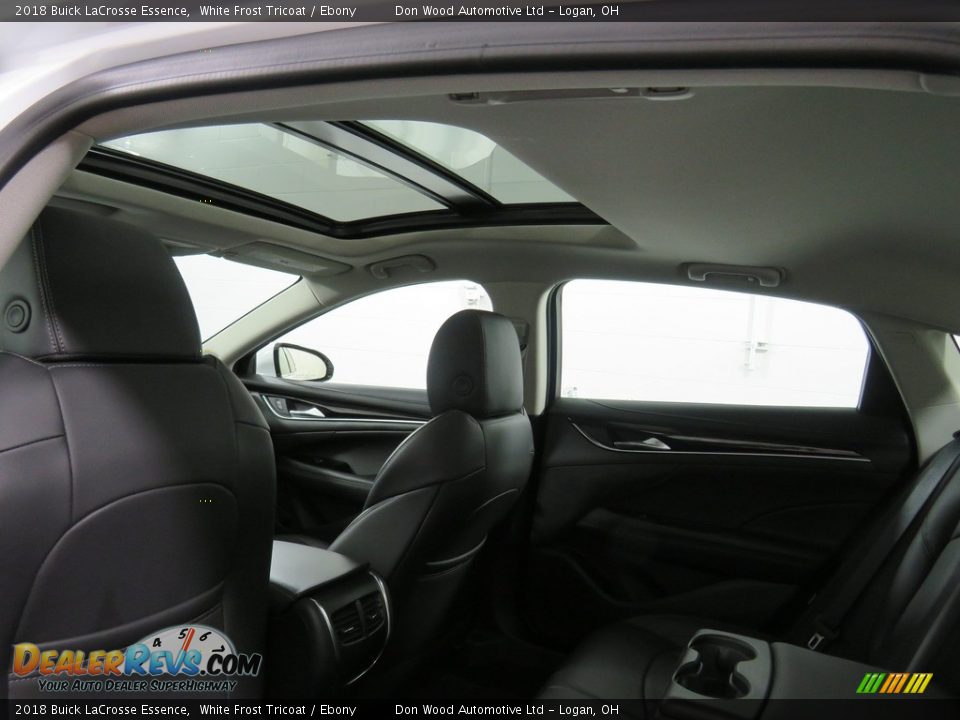 2018 Buick LaCrosse Essence White Frost Tricoat / Ebony Photo #24
