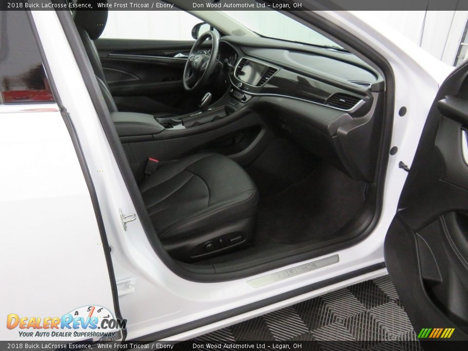 2018 Buick LaCrosse Essence White Frost Tricoat / Ebony Photo #29