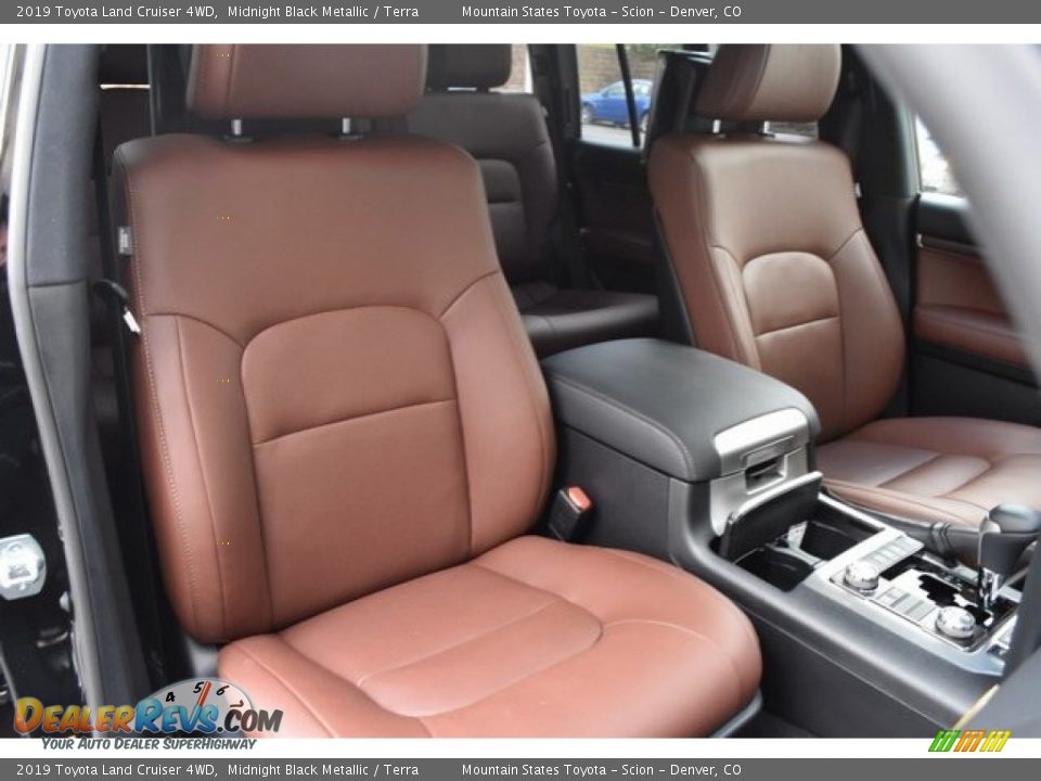 Front Seat of 2019 Toyota Land Cruiser 4WD Photo #13