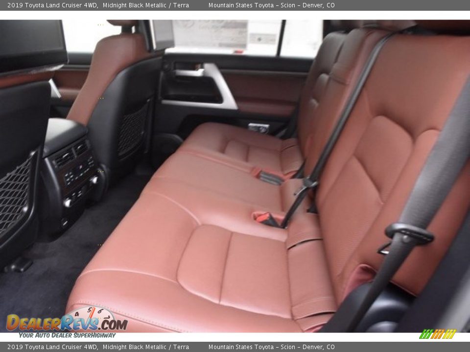 2019 Toyota Land Cruiser 4WD Midnight Black Metallic / Terra Photo #15
