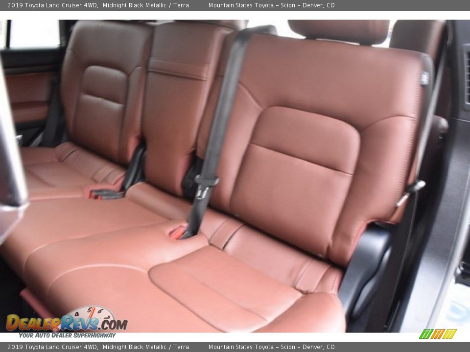 2019 Toyota Land Cruiser 4WD Midnight Black Metallic / Terra Photo #16
