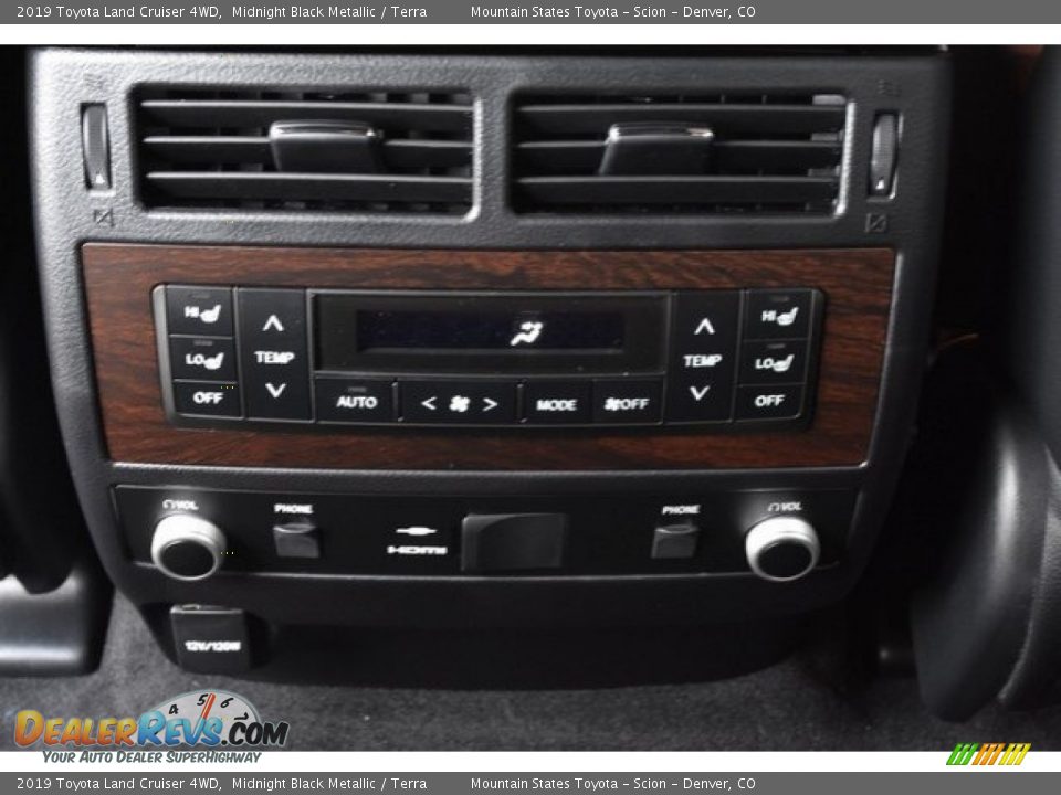 Controls of 2019 Toyota Land Cruiser 4WD Photo #17