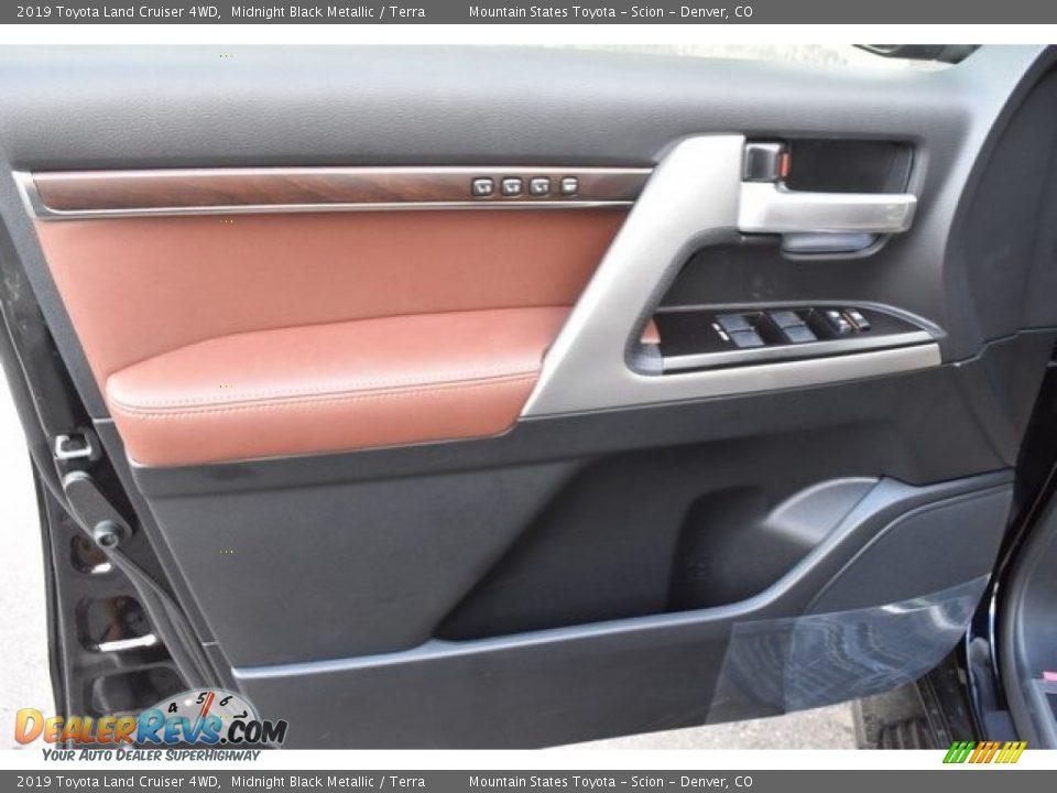 Door Panel of 2019 Toyota Land Cruiser 4WD Photo #25