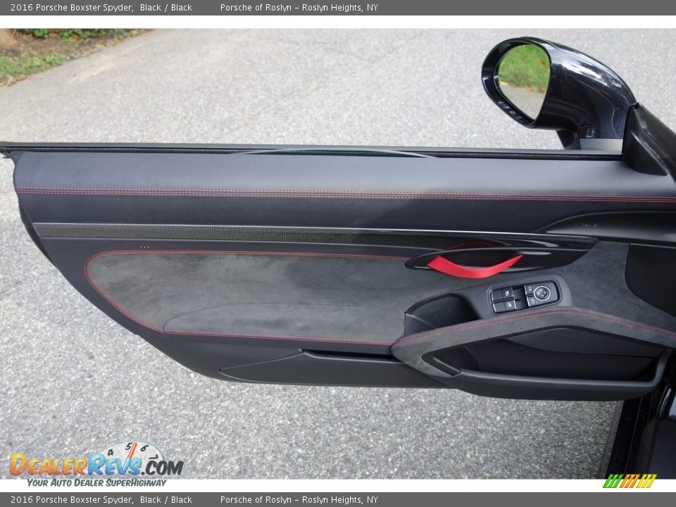Door Panel of 2016 Porsche Boxster Spyder Photo #13