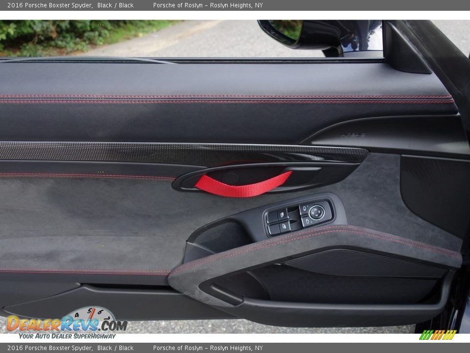 Door Panel of 2016 Porsche Boxster Spyder Photo #14