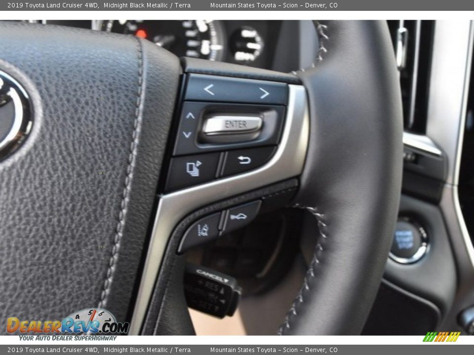 2019 Toyota Land Cruiser 4WD Steering Wheel Photo #33