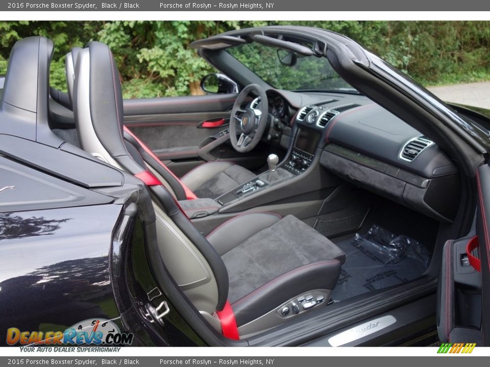 Front Seat of 2016 Porsche Boxster Spyder Photo #17