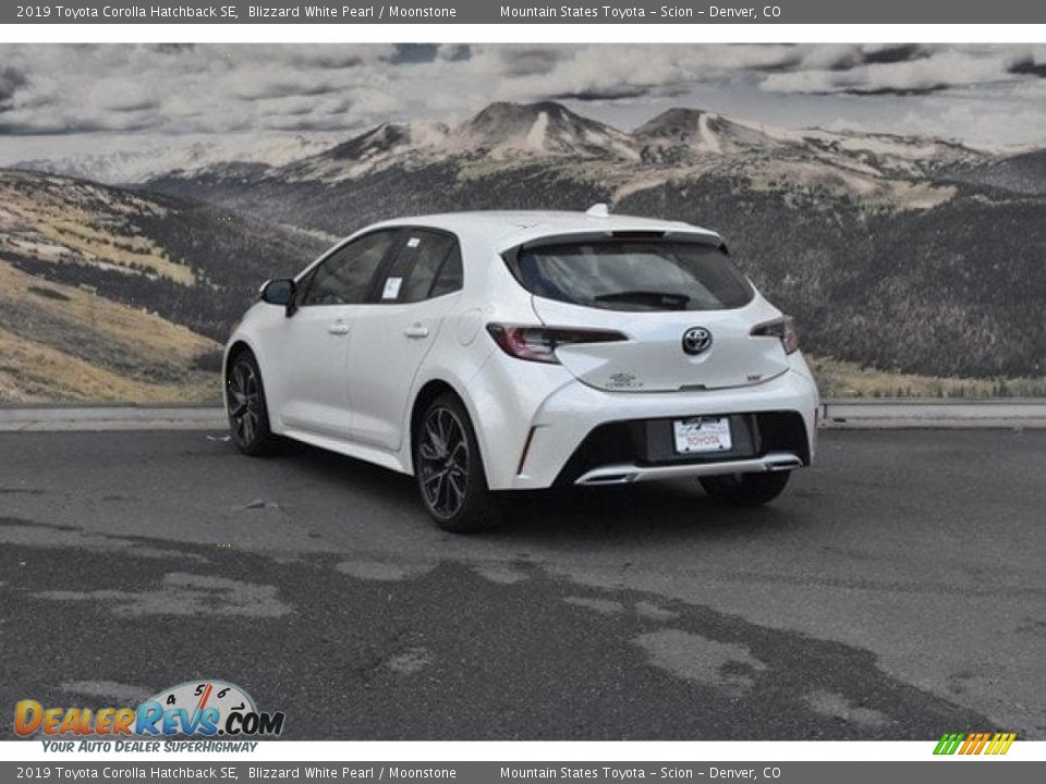 2019 Toyota Corolla Hatchback SE Blizzard White Pearl / Moonstone Photo #3