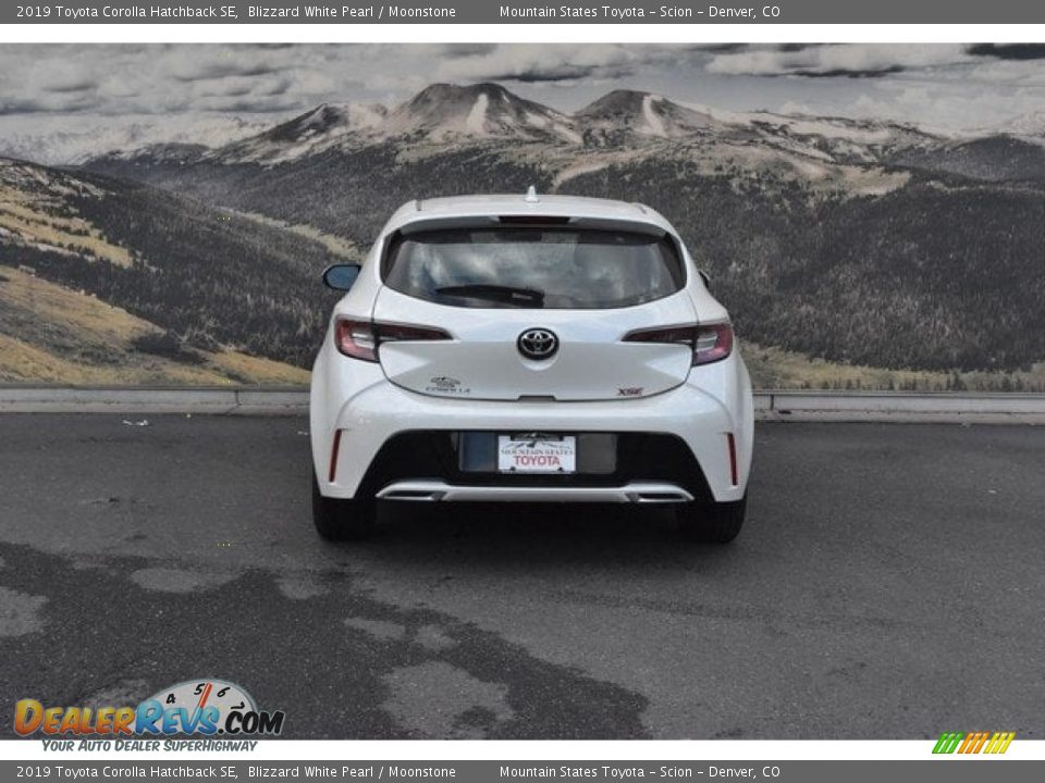 2019 Toyota Corolla Hatchback SE Blizzard White Pearl / Moonstone Photo #4