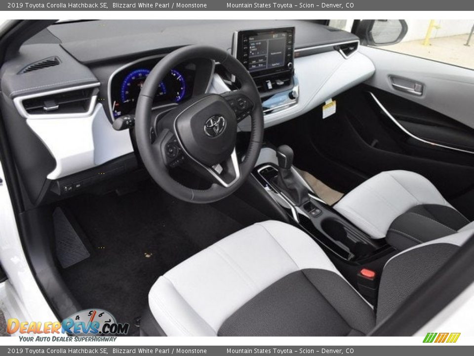 Moonstone Interior - 2019 Toyota Corolla Hatchback SE Photo #5