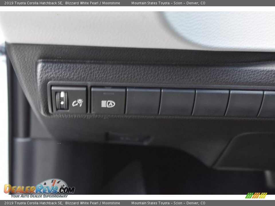 Controls of 2019 Toyota Corolla Hatchback SE Photo #24