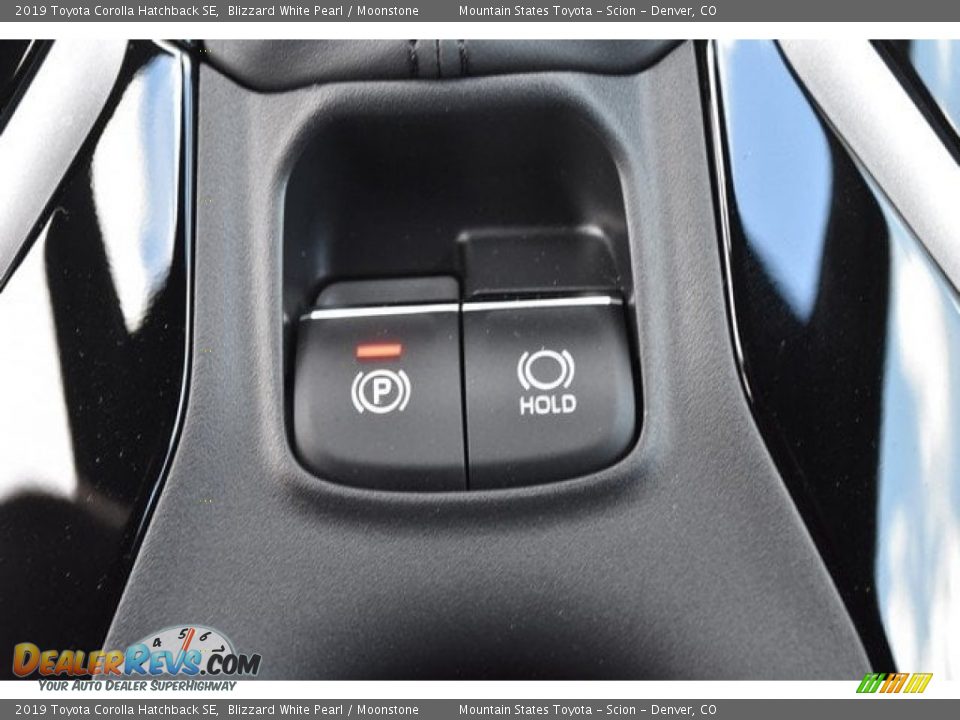 Controls of 2019 Toyota Corolla Hatchback SE Photo #29