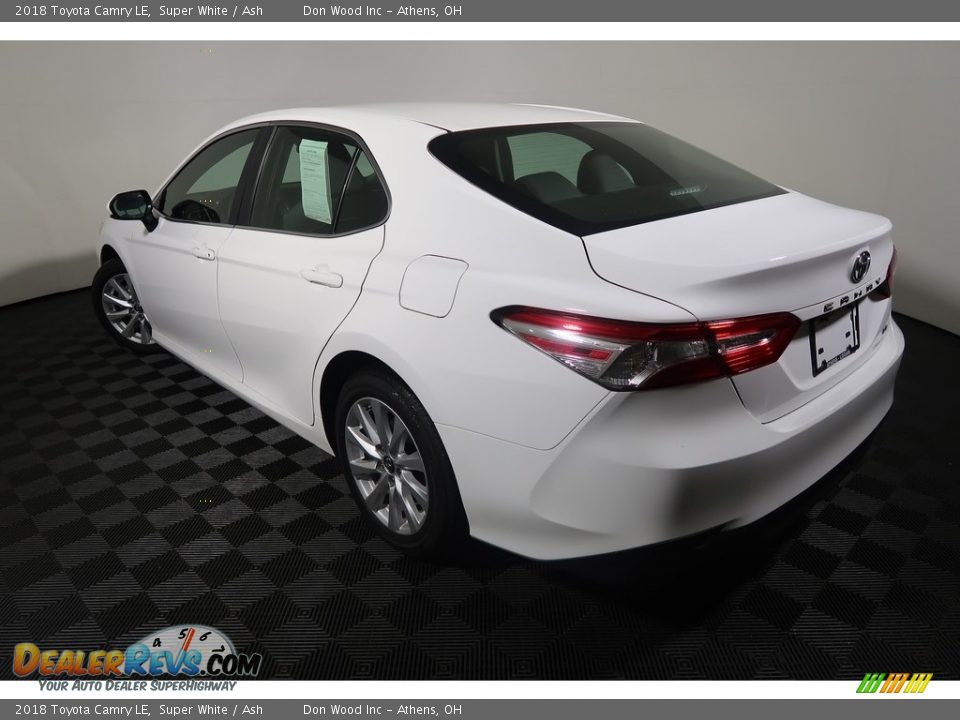 2018 Toyota Camry LE Super White / Ash Photo #9