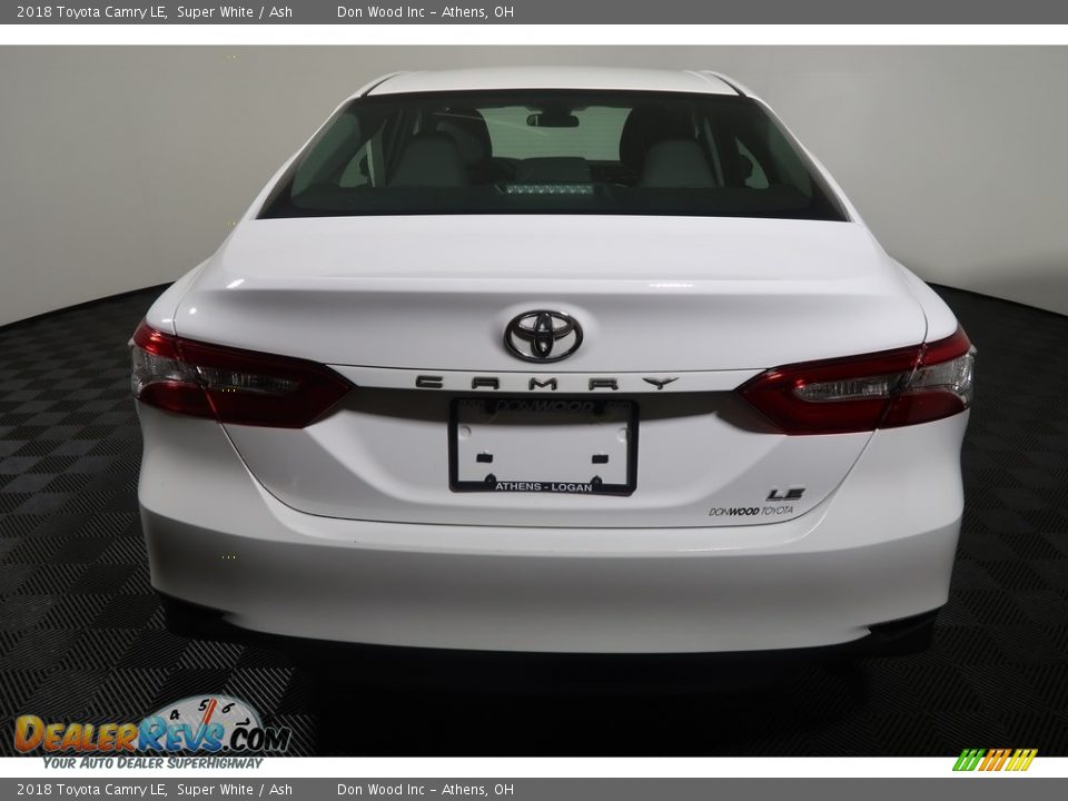 2018 Toyota Camry LE Super White / Ash Photo #10