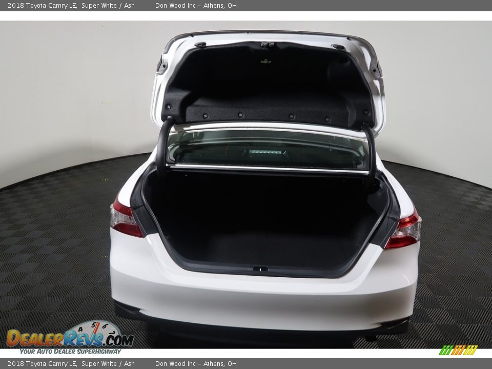 2018 Toyota Camry LE Super White / Ash Photo #30