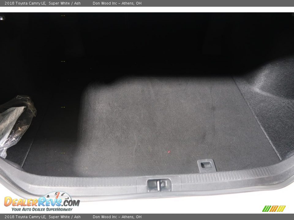 2018 Toyota Camry LE Super White / Ash Photo #31