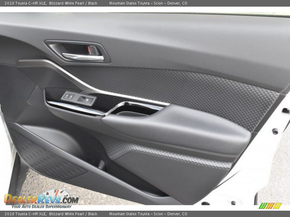 2019 Toyota C-HR XLE Blizzard White Pearl / Black Photo #21