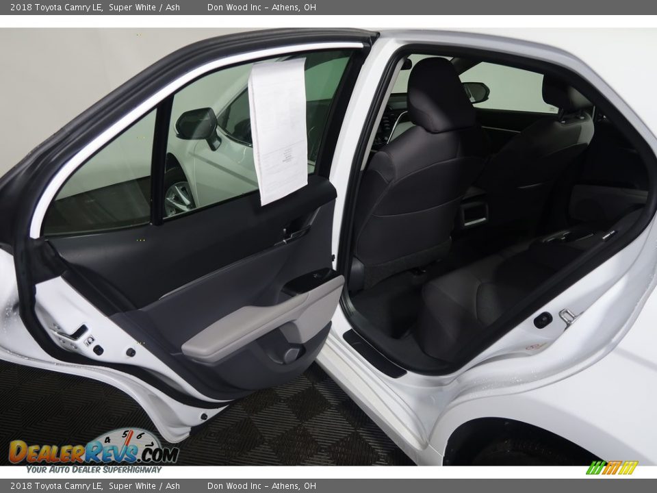 2018 Toyota Camry LE Super White / Ash Photo #36