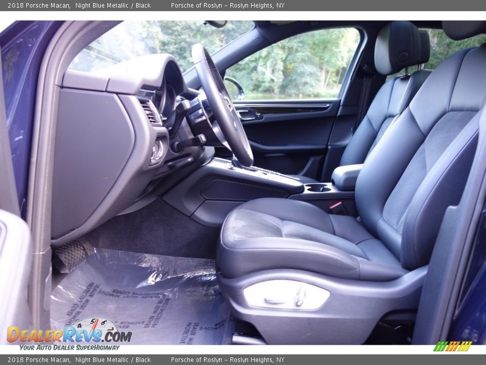 2018 Porsche Macan Night Blue Metallic / Black Photo #12
