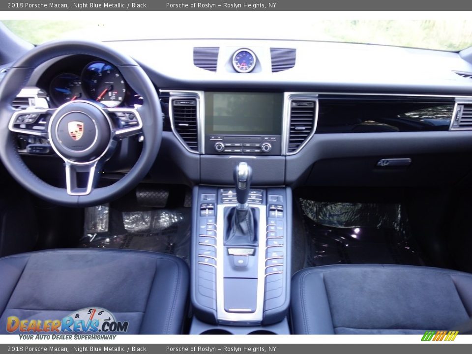 2018 Porsche Macan Night Blue Metallic / Black Photo #14