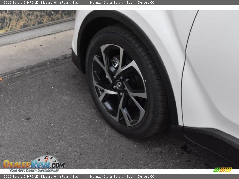 2019 Toyota C-HR XLE Blizzard White Pearl / Black Photo #32