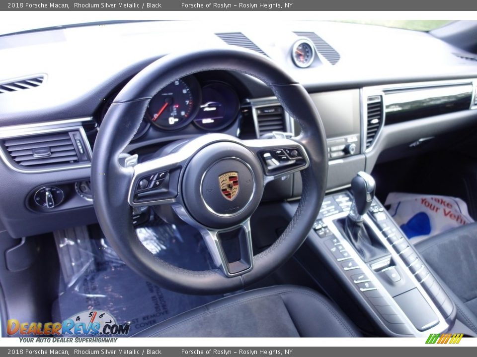 2018 Porsche Macan Rhodium Silver Metallic / Black Photo #17