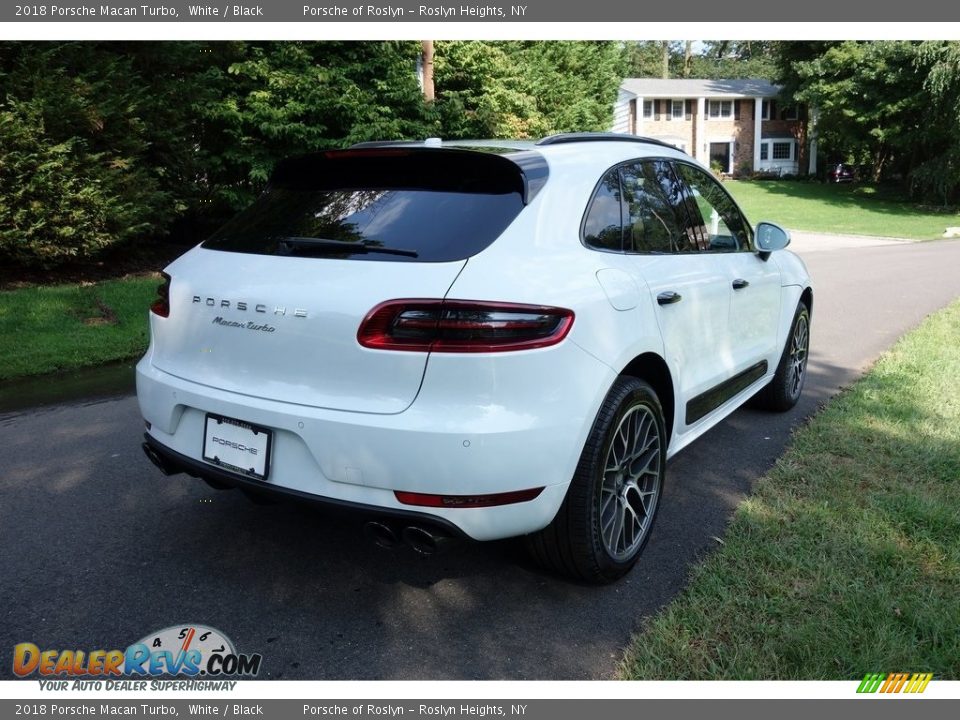 2018 Porsche Macan Turbo White / Black Photo #4