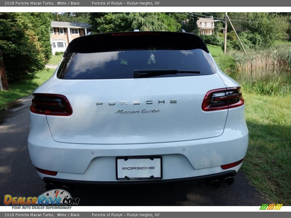 2018 Porsche Macan Turbo White / Black Photo #5