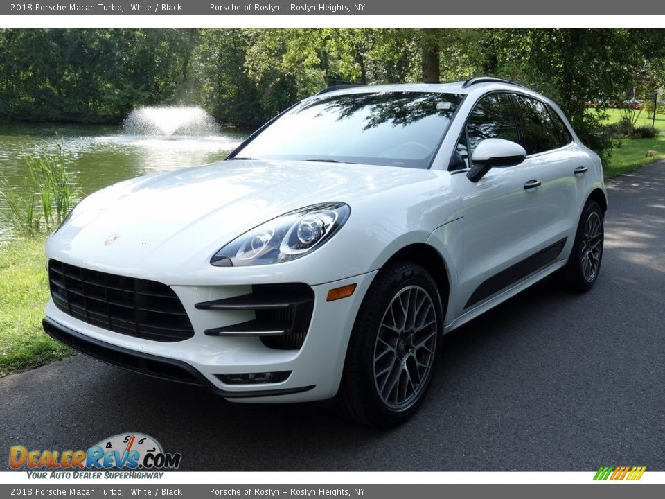 2018 Porsche Macan Turbo White / Black Photo #8