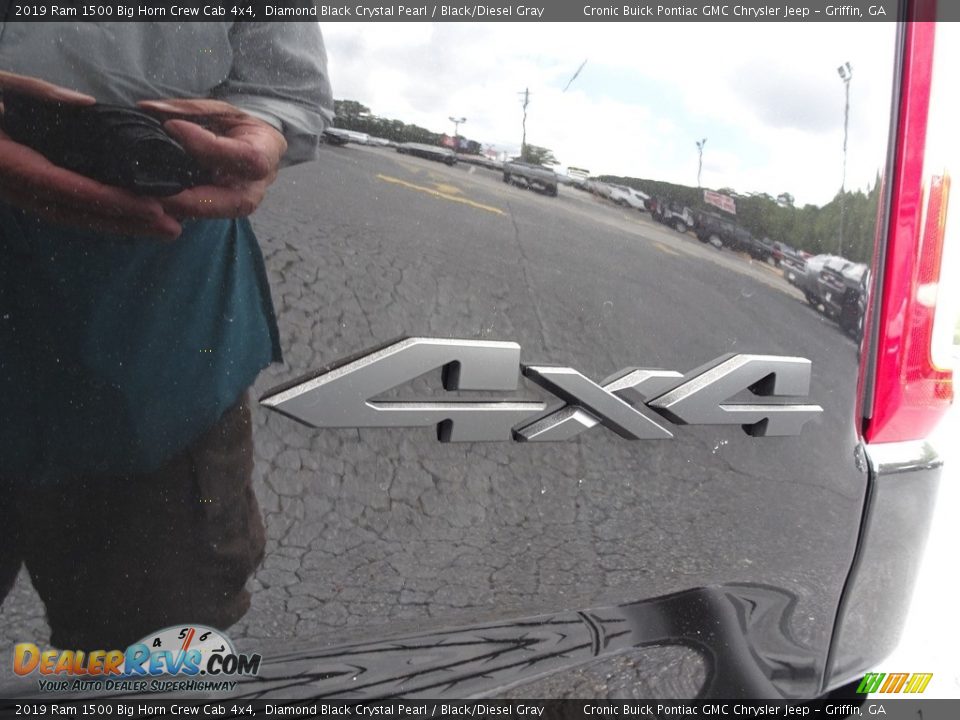 2019 Ram 1500 Big Horn Crew Cab 4x4 Diamond Black Crystal Pearl / Black/Diesel Gray Photo #13