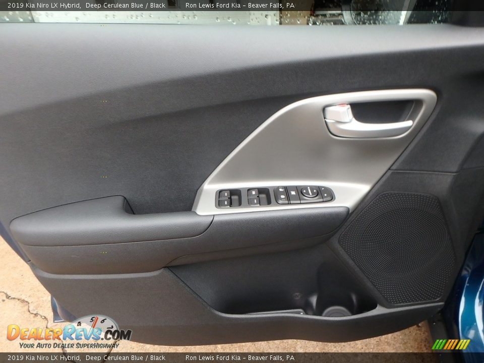 Door Panel of 2019 Kia Niro LX Hybrid Photo #14