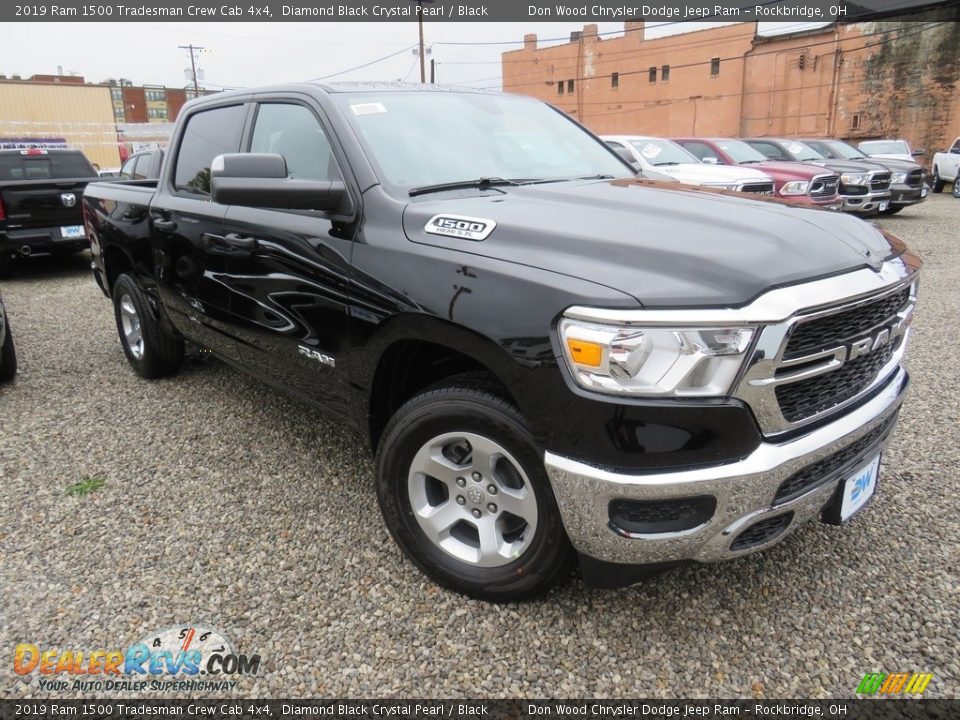 2019 Ram 1500 Tradesman Crew Cab 4x4 Diamond Black Crystal Pearl / Black Photo #4