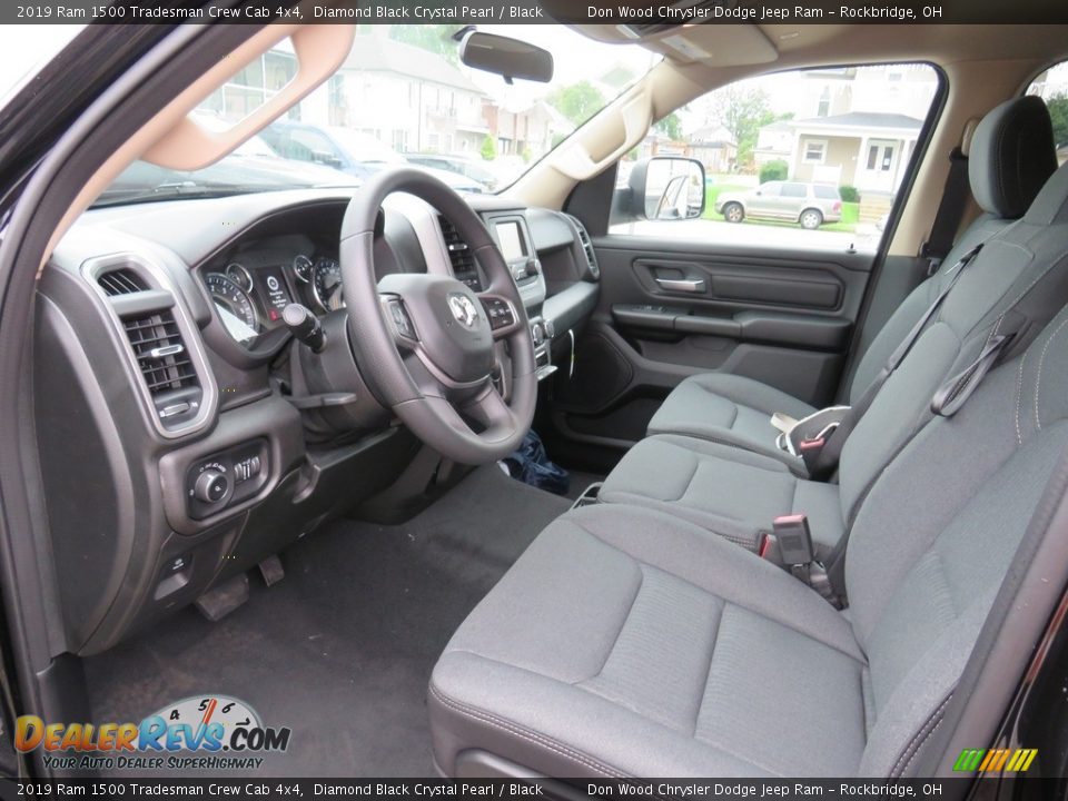 2019 Ram 1500 Tradesman Crew Cab 4x4 Diamond Black Crystal Pearl / Black Photo #17