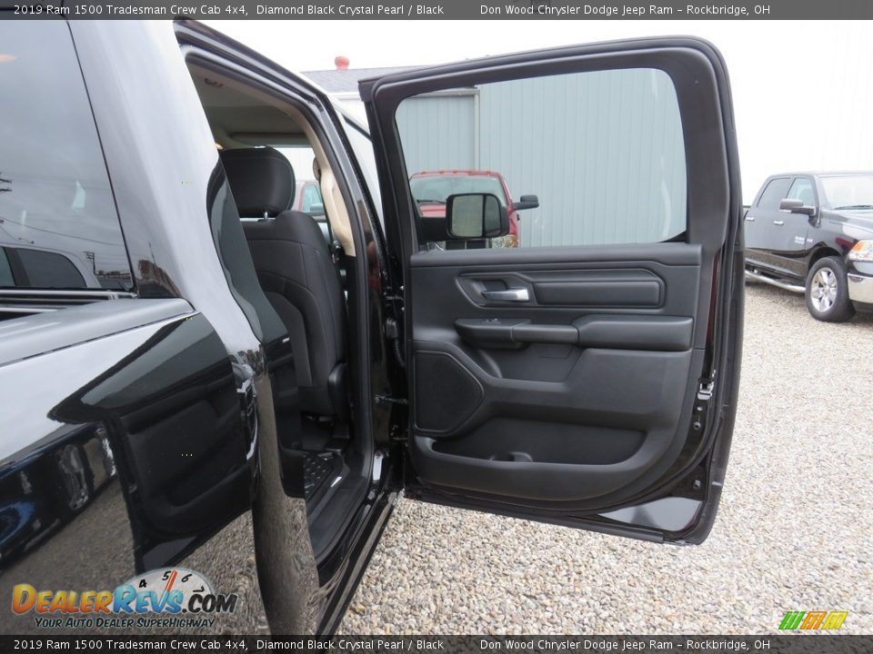 2019 Ram 1500 Tradesman Crew Cab 4x4 Diamond Black Crystal Pearl / Black Photo #22