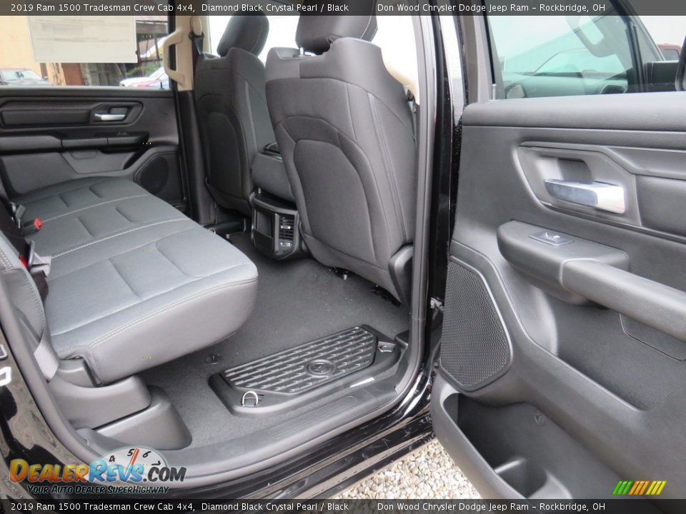 2019 Ram 1500 Tradesman Crew Cab 4x4 Diamond Black Crystal Pearl / Black Photo #23
